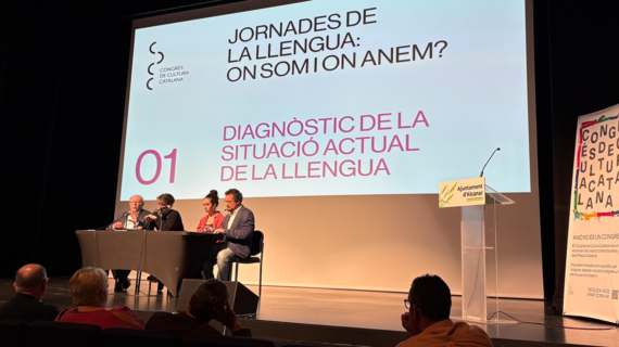 El Teatre Auditori d’Alcanar acull un debat a fons sobre la situació de la llengua, en el marc del Congrés de Cultura Catalana